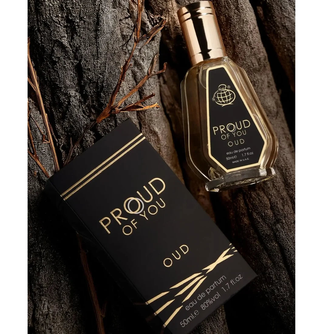 Esken og parfymeflasken til Fragrance World Proud of You Oud 50ml Parfyme